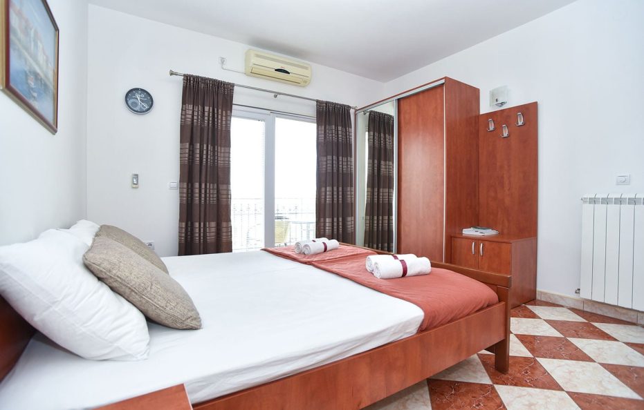 Studio Apartment with 2 Beds – No.3
