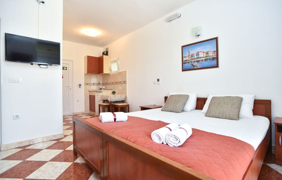 Studio Apartment with 2 Beds – No.3