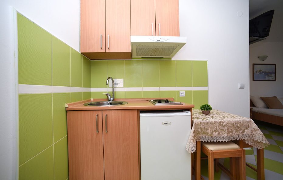 Studio Apartment with 3 Beds – No.10