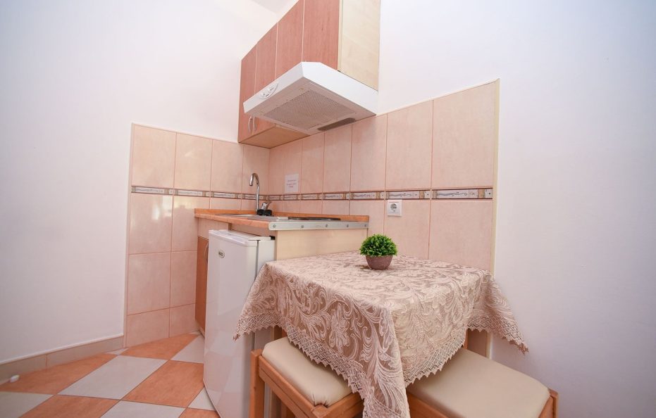 Studio Apartment with 4 Beds – No.6
