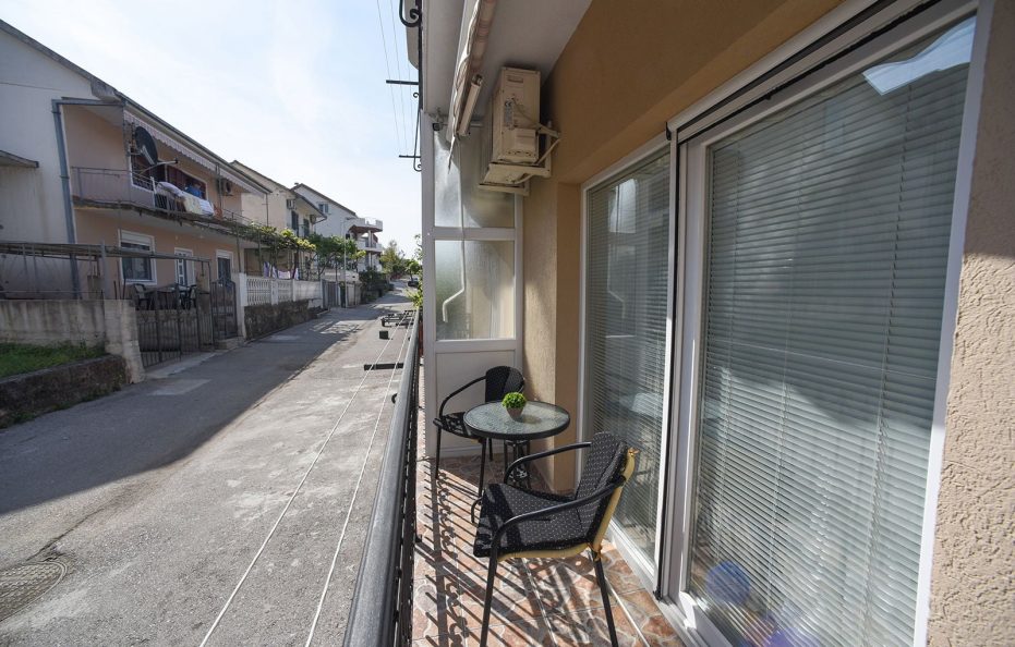 Studio Apartment with 4 Beds – No.6