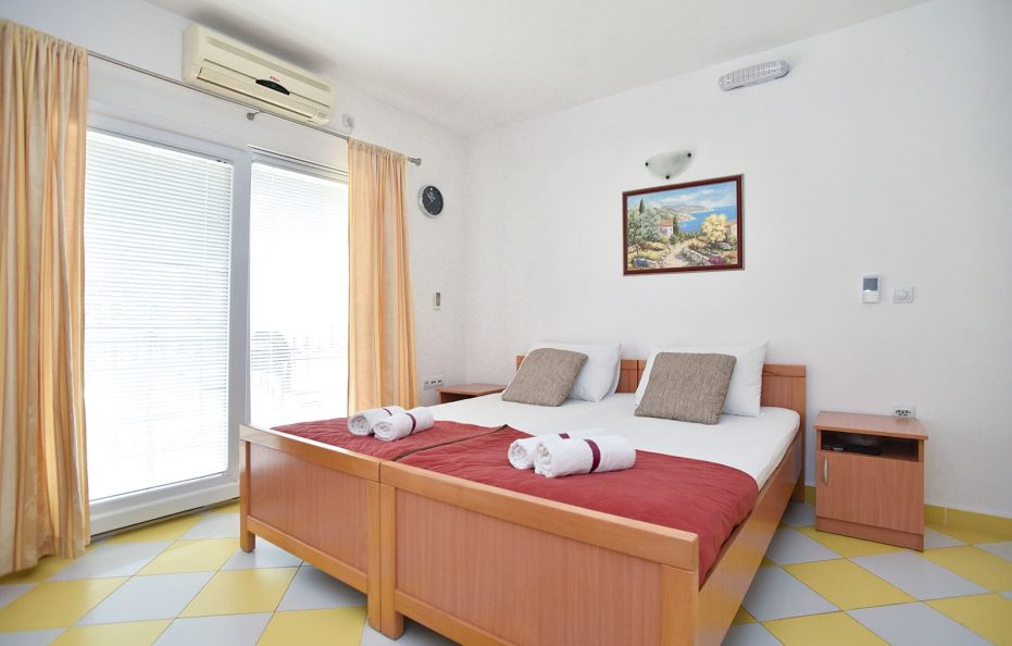 Studio Apartment with 2 Beds – No.8