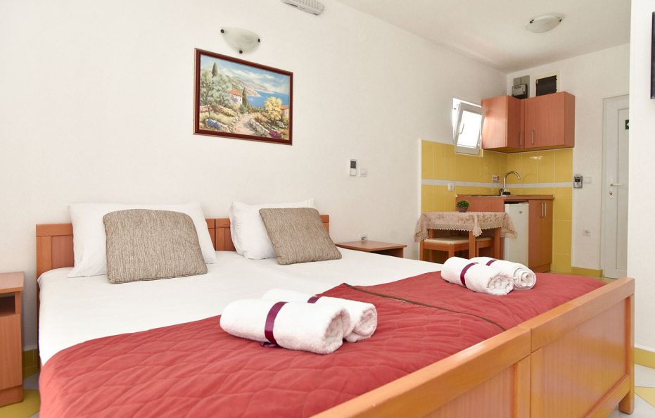Studio Apartment with 2 Beds – No.8