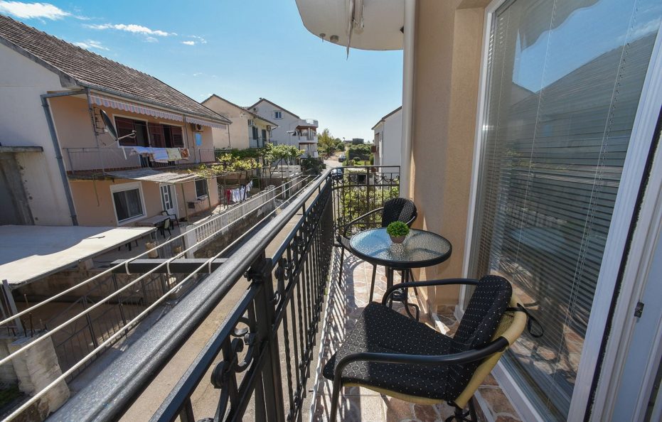 Studio Apartment with 2 Beds – No.8