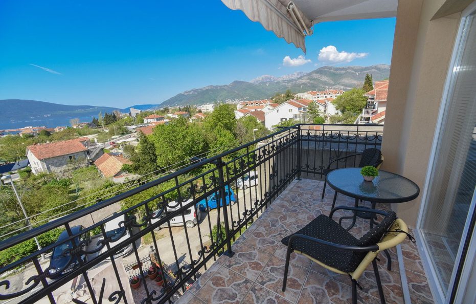 Studio Apartment with 4 Beds – No.9