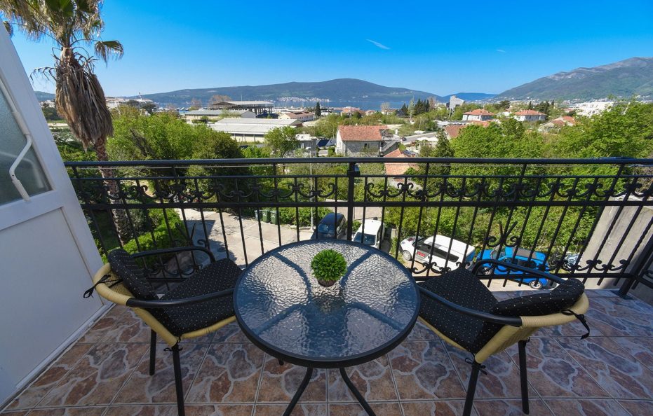 Studio Apartment with 4 Beds – No.9